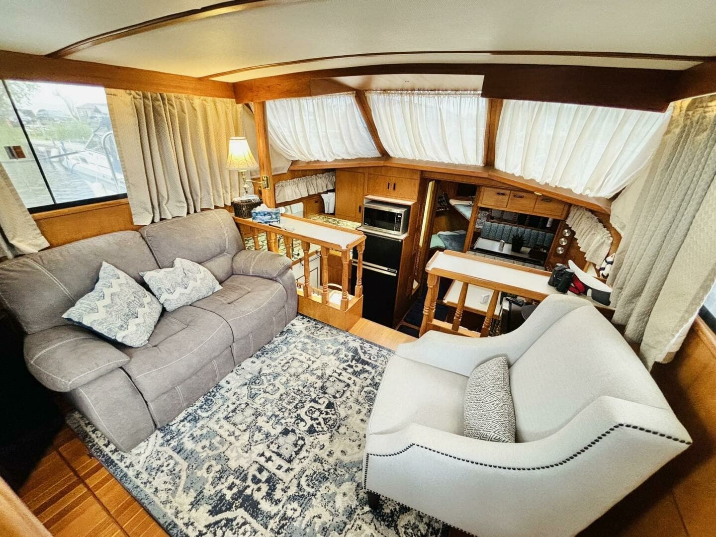 1987 President 35 AFT CABIN 35