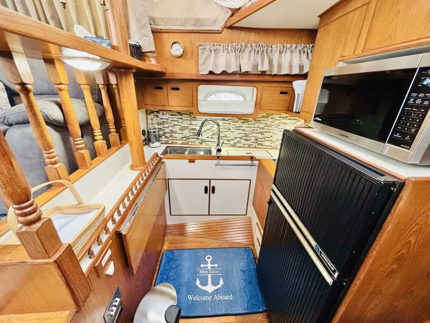 1987 President 35 AFT CABIN 35