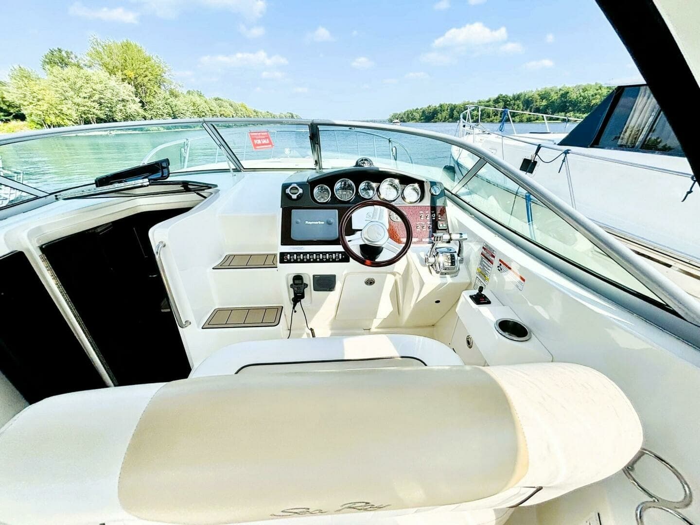 2010 Sea Ray 310 SUNDANCER 31