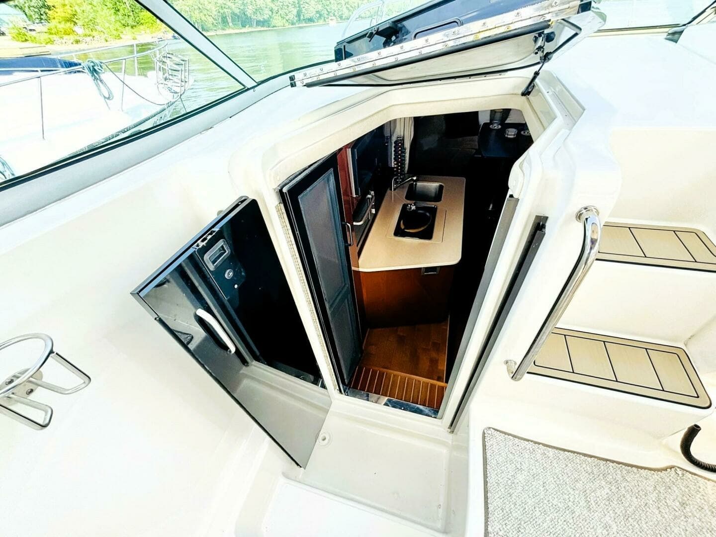 2010 Sea Ray 310 SUNDANCER 31