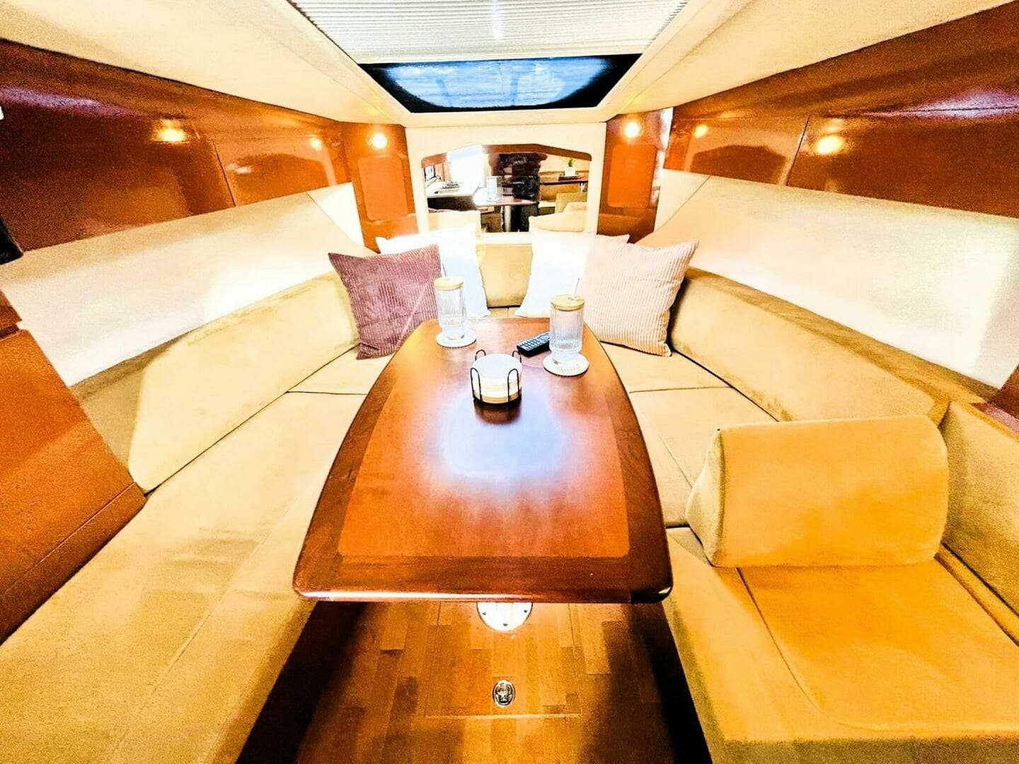 2010 Sea Ray 310 SUNDANCER 31