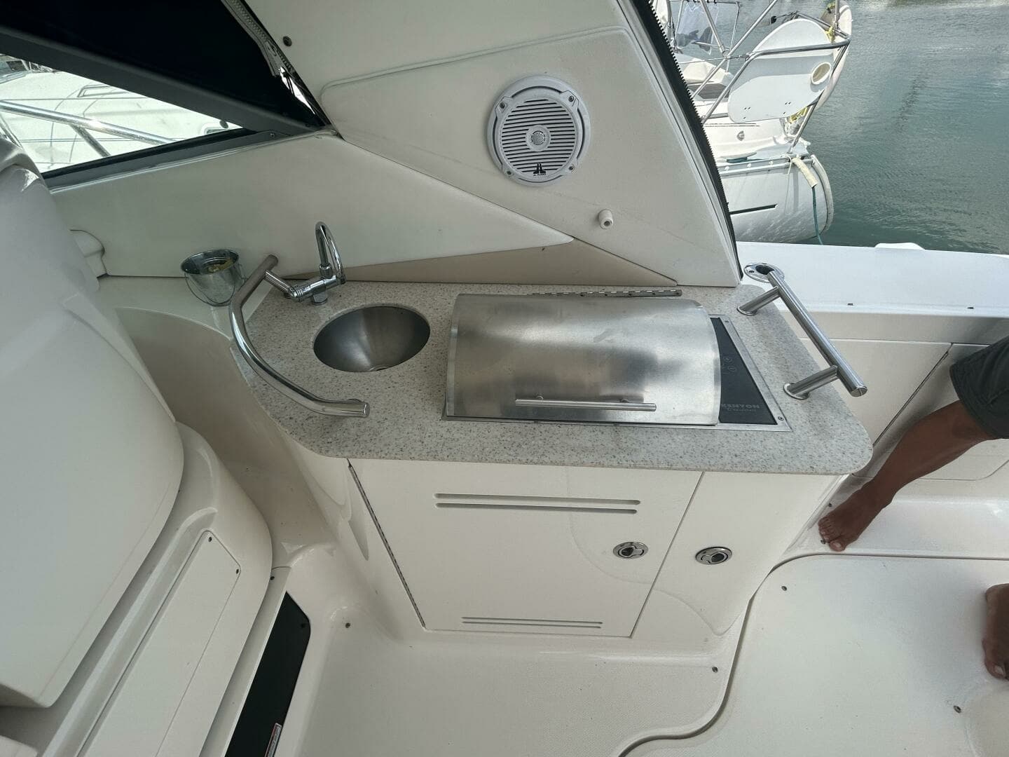 2010 Sea Ray 370 Sundancer 37