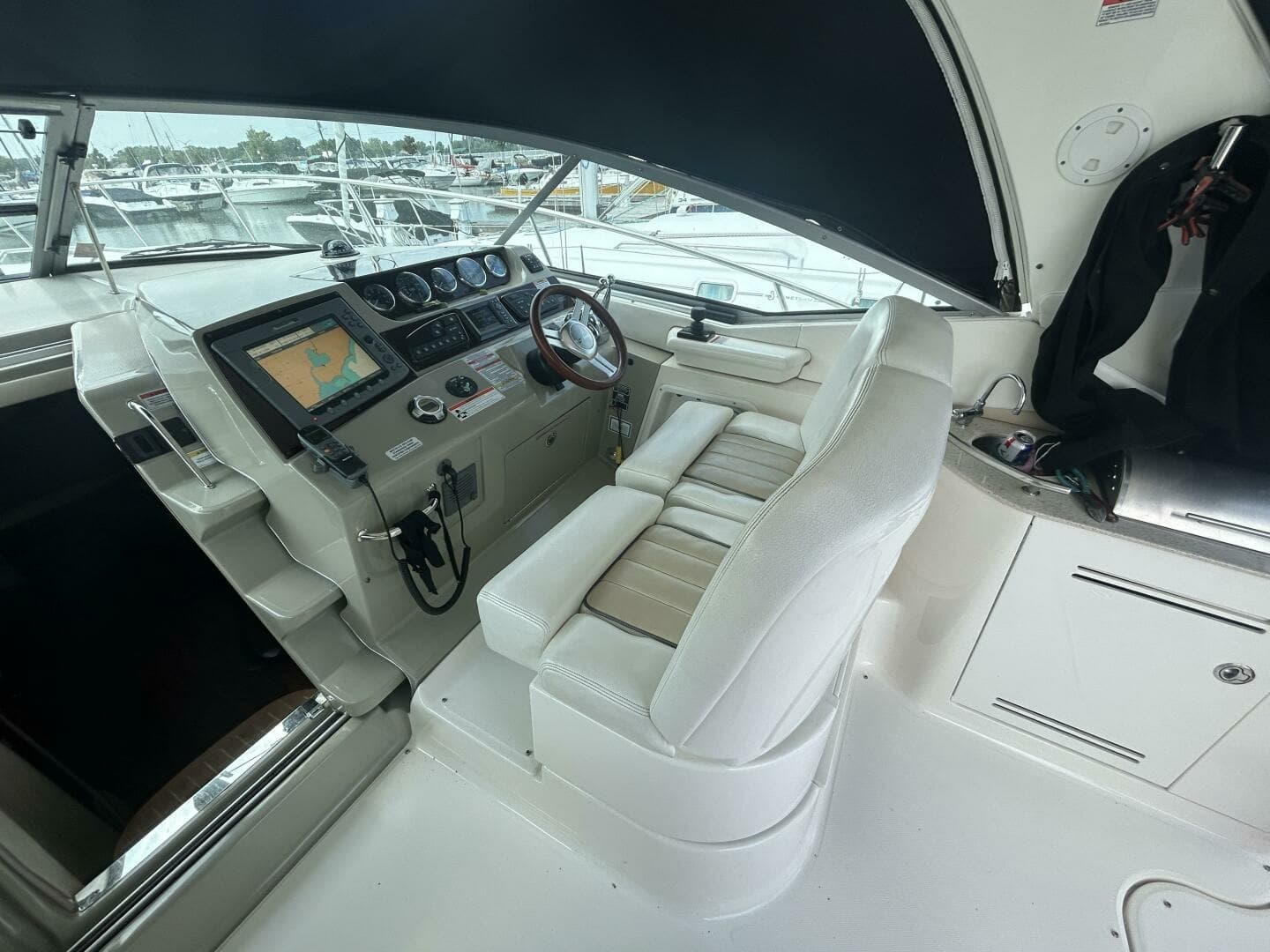 2010 Sea Ray 370 Sundancer 37