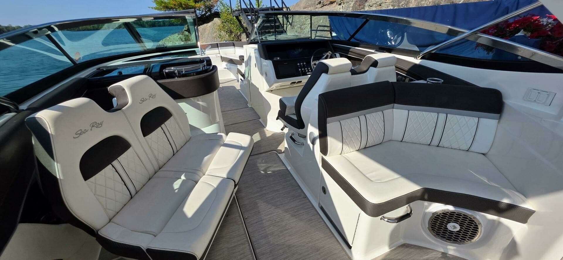 2019 Sea Ray 350 SLX 35