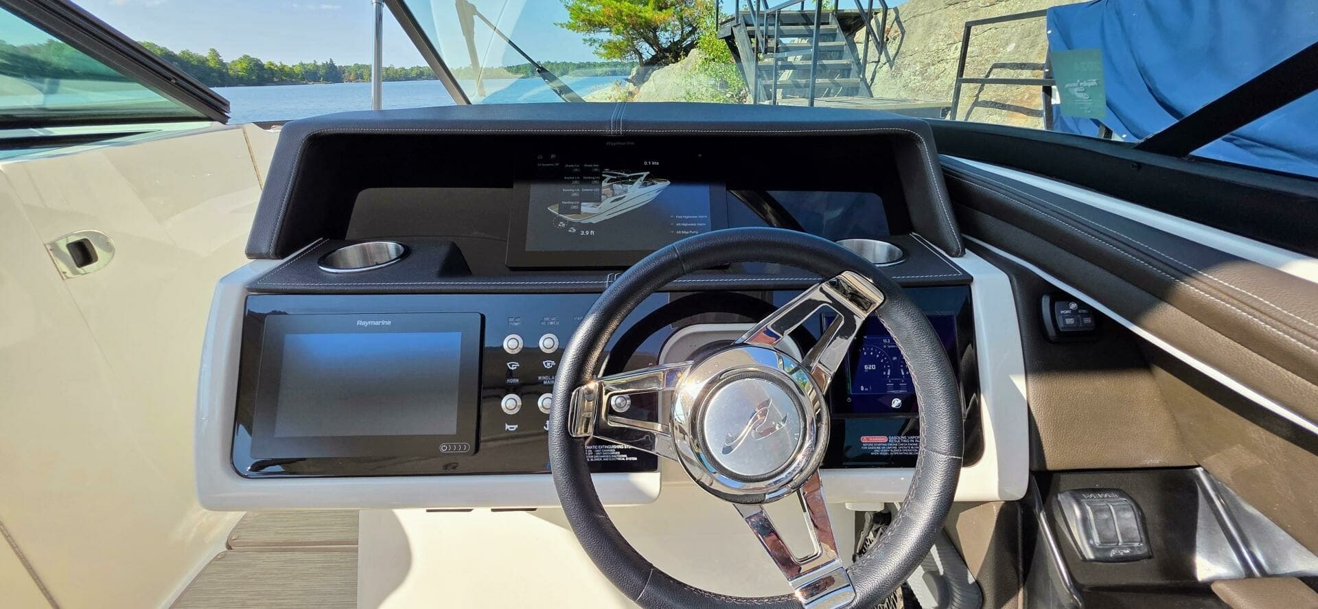 2019 Sea Ray 350 SLX 35