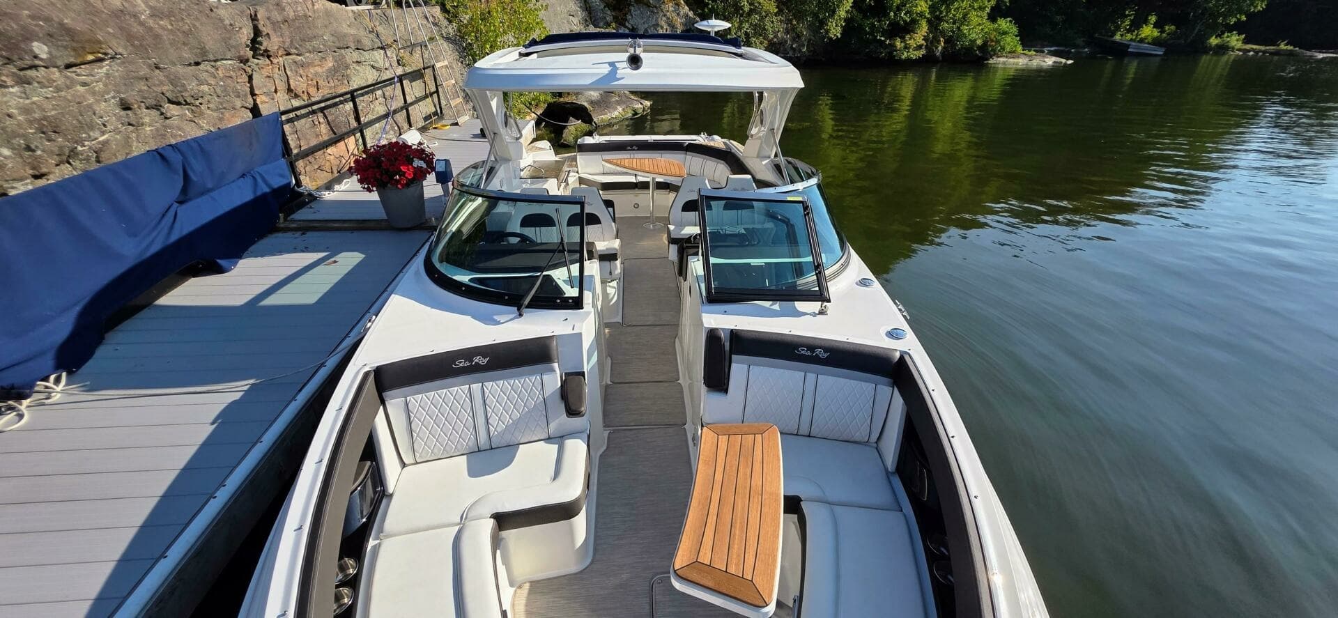 2019 Sea Ray 350 SLX 35