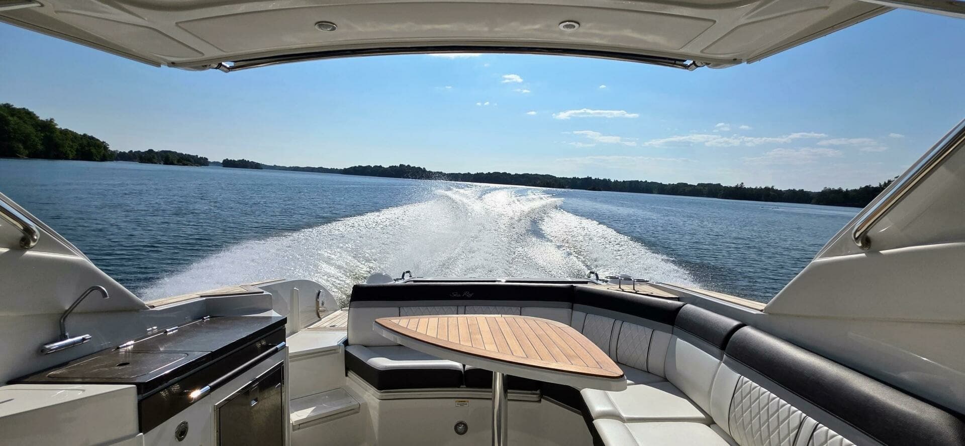 2019 Sea Ray 350 SLX 35