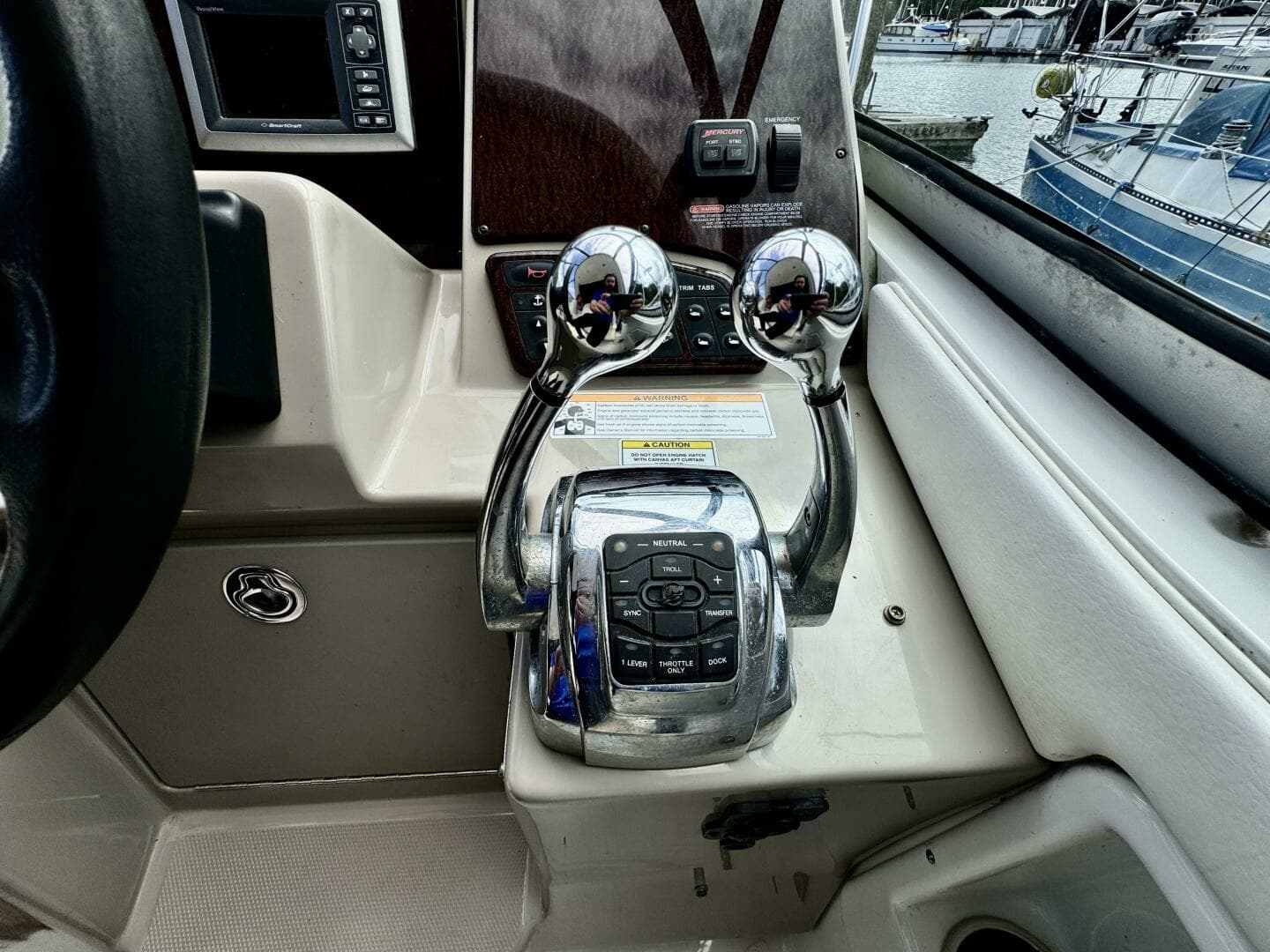 2008 Sea Ray 330 Sundancer 33