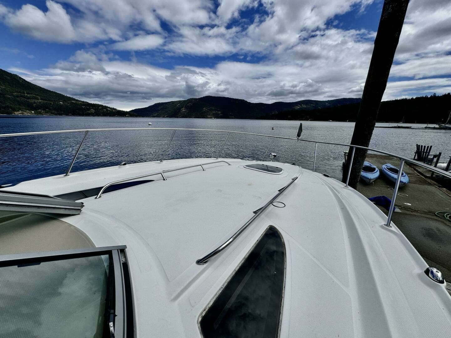 2008 Sea Ray 330 Sundancer 33