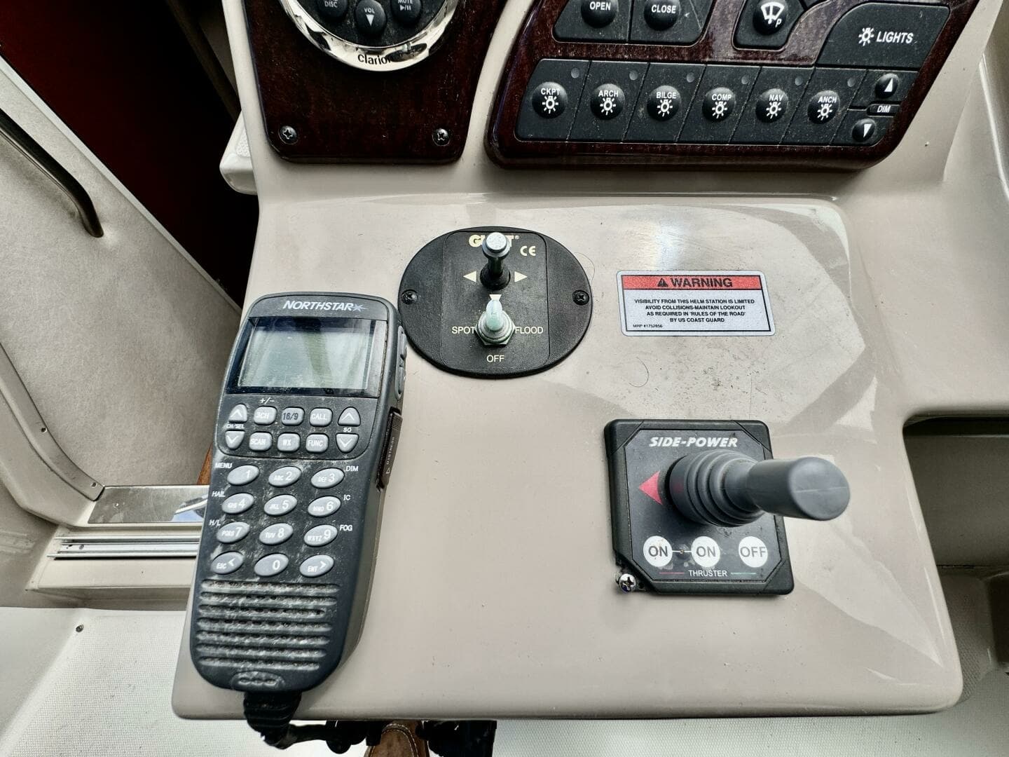 2008 Sea Ray 330 Sundancer 33