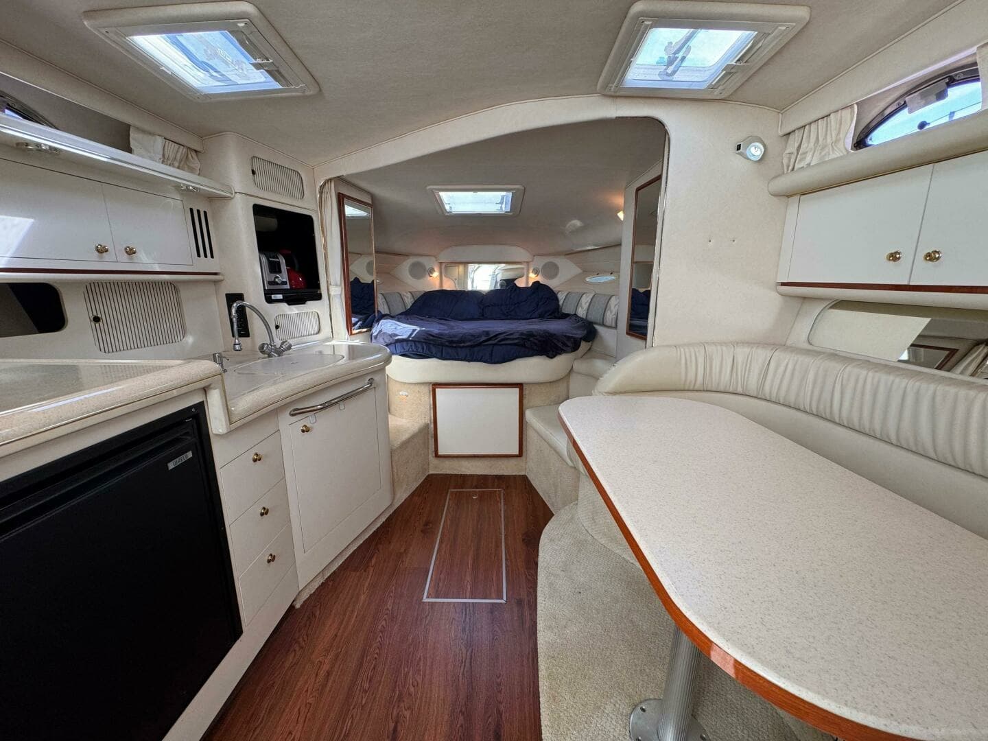 2001 Sea Ray 340 Sundancer 34