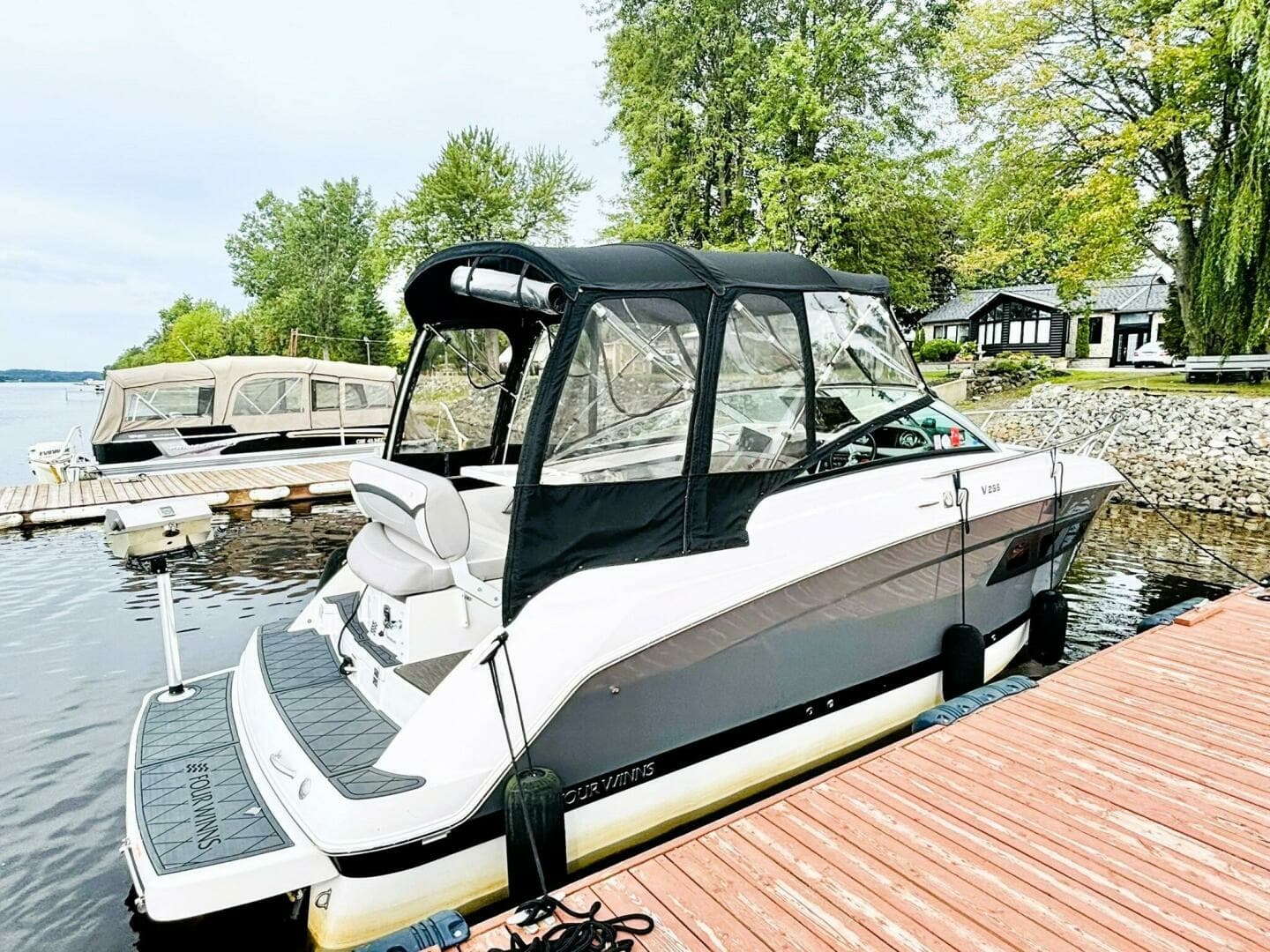 2017 Four Winns V255 25