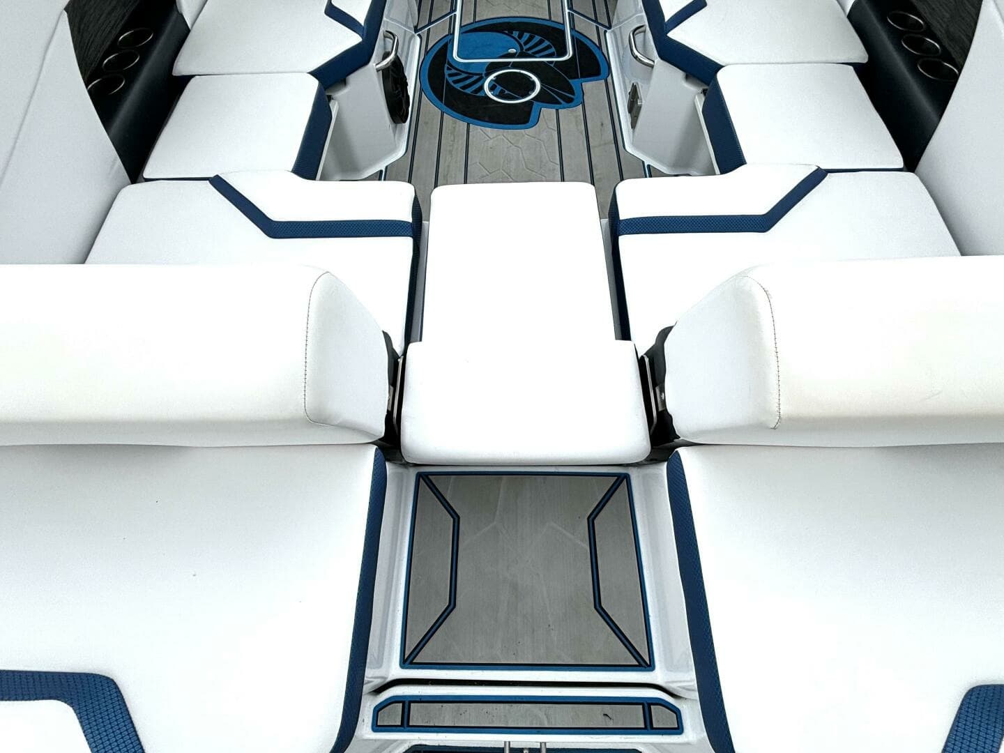 2020 Scarab 255 ID Wake 25
