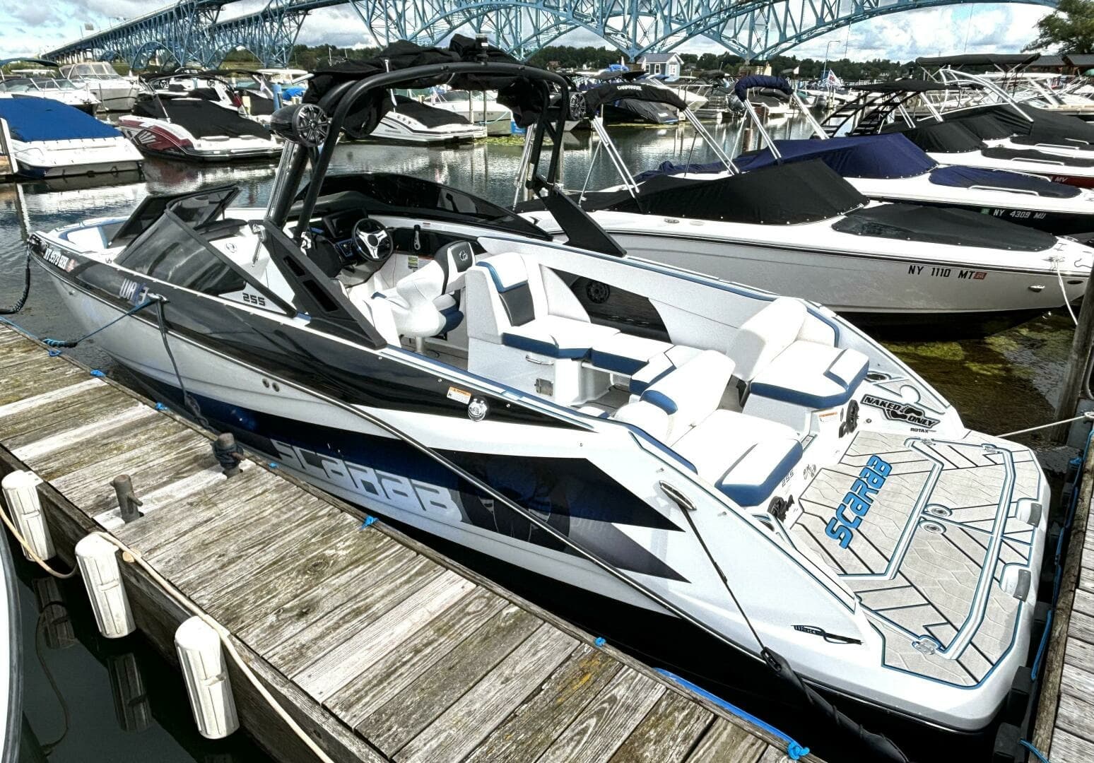 2020 Scarab 255 ID Wake 25