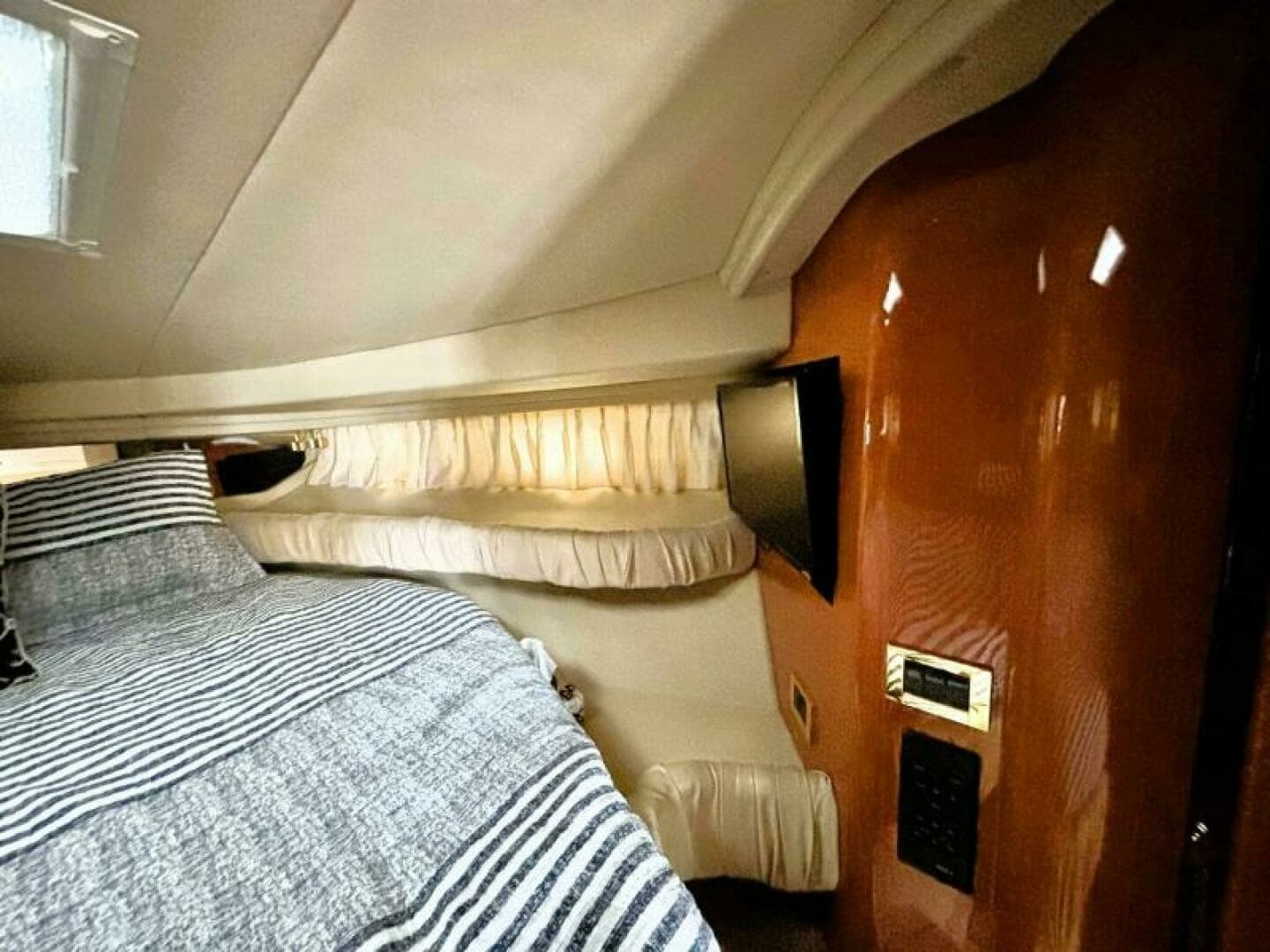 2000 Sea Ray 410 SUNDANCER 41