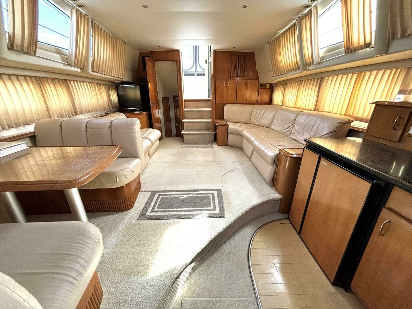 2003 Carver 396 Motor Yacht 39