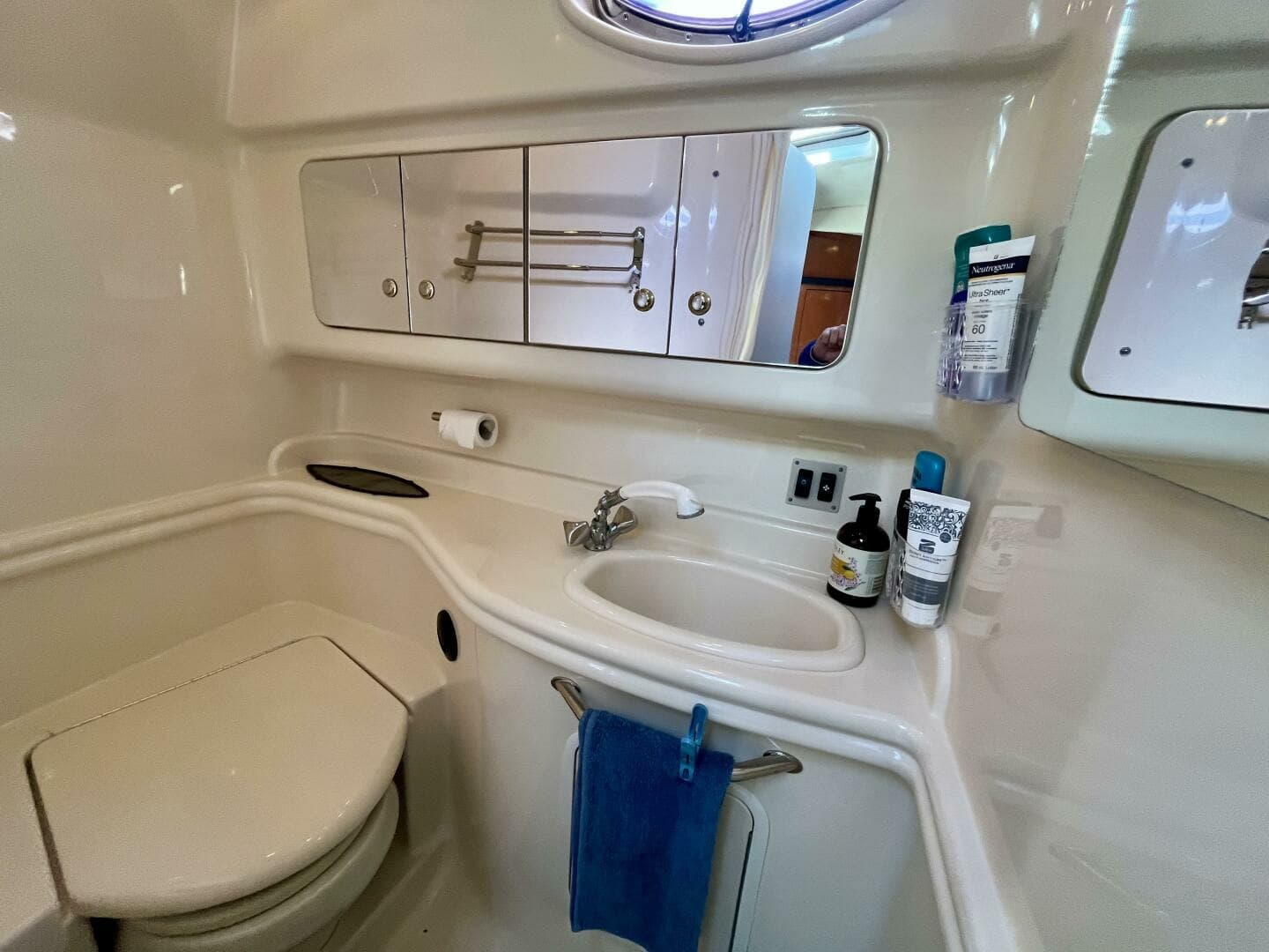 2004 Sea Ray 340 Sundancer 34
