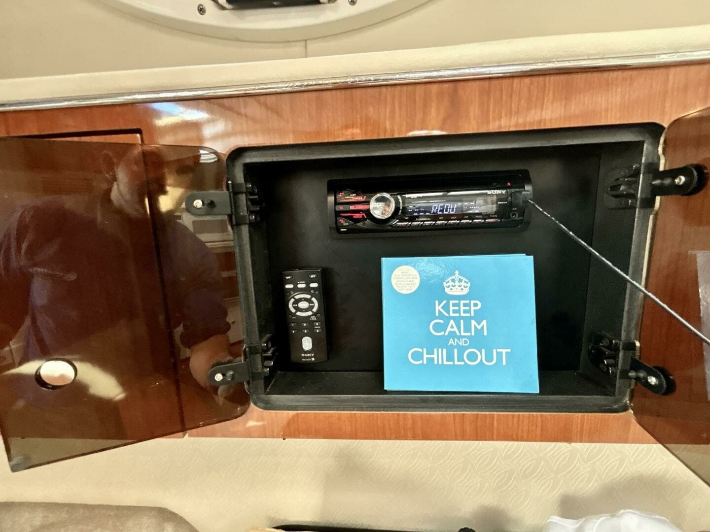 2003 Monterey 302 Cruiser 32