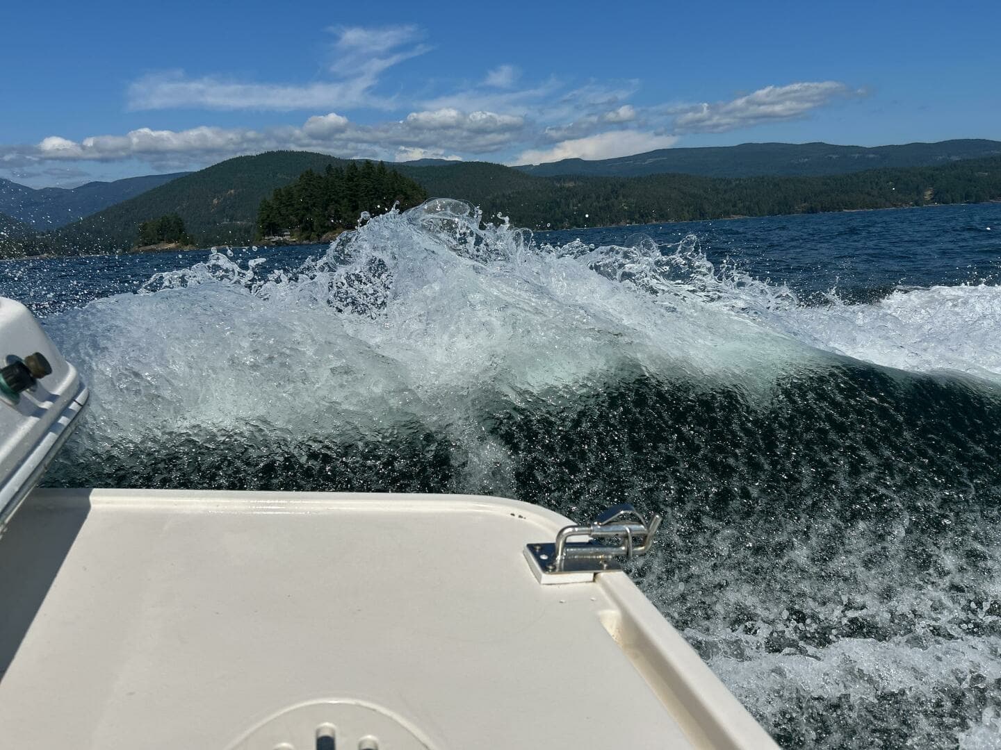 2003 Monterey 302 Cruiser 32