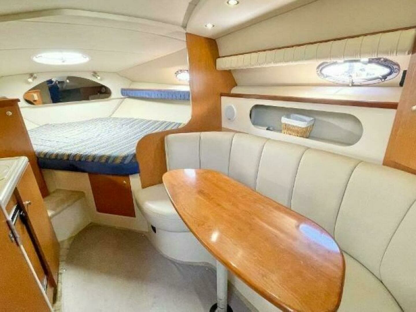 2004 Cruisers Yachts 280 CXI 28
