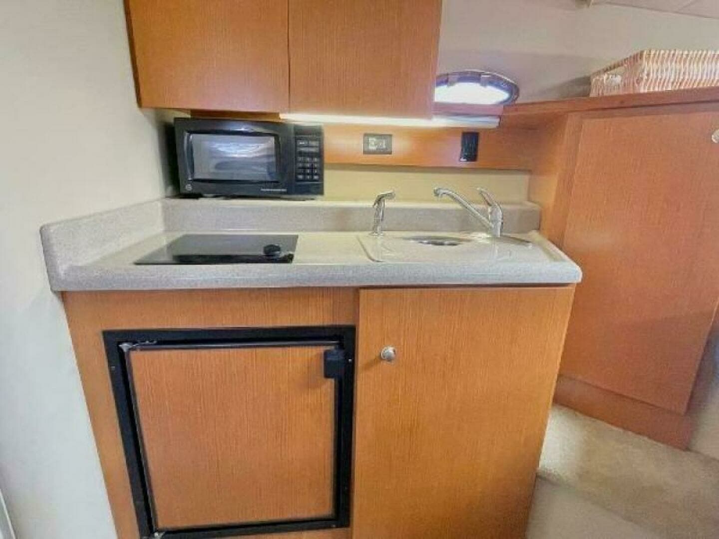 2004 Cruisers Yachts 280 CXI 28