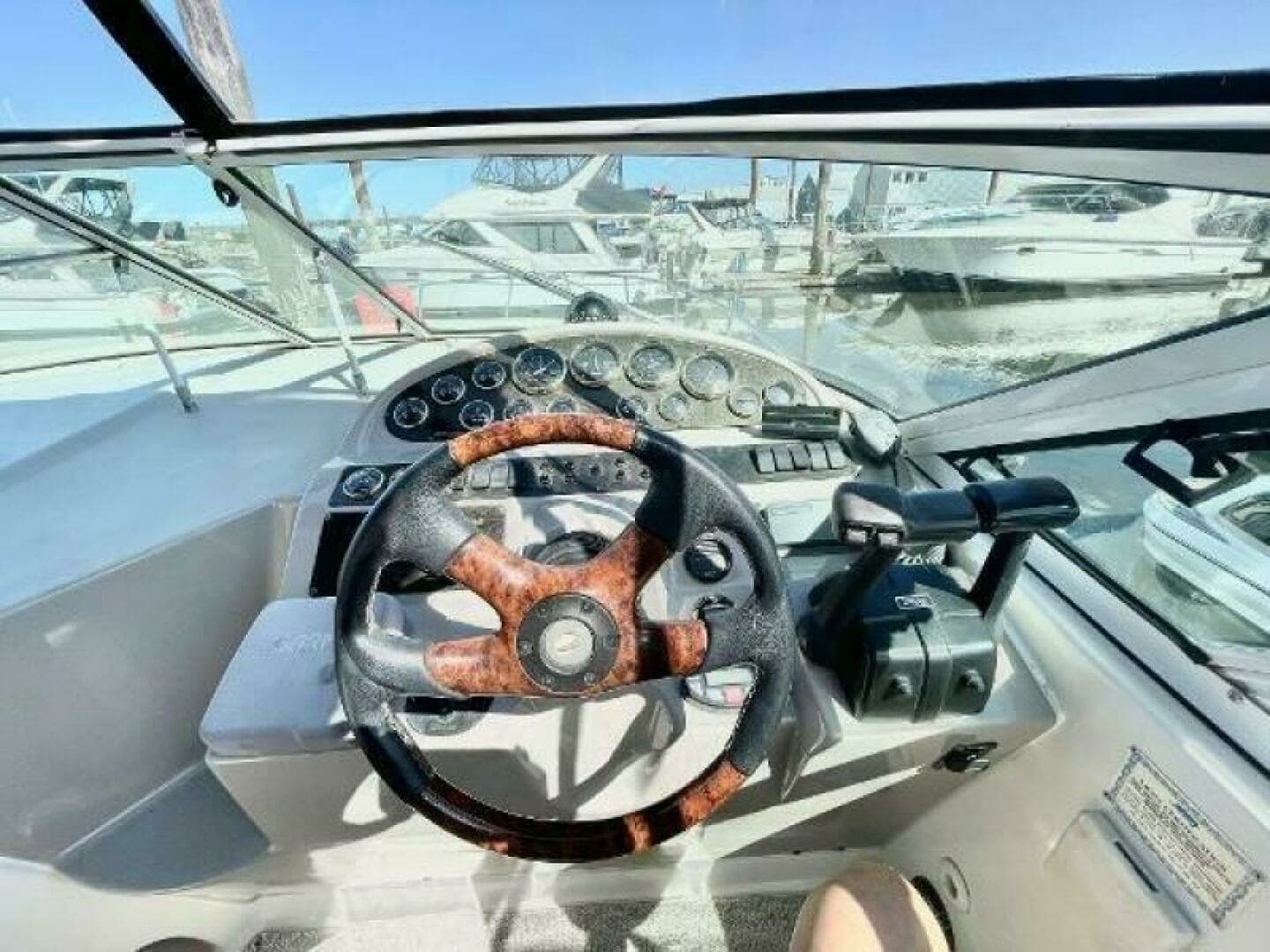 2004 Cruisers Yachts 280 CXI 28