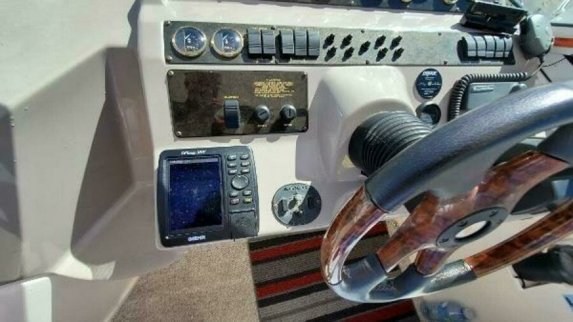 2004 Cruisers Yachts 280 CXI 28