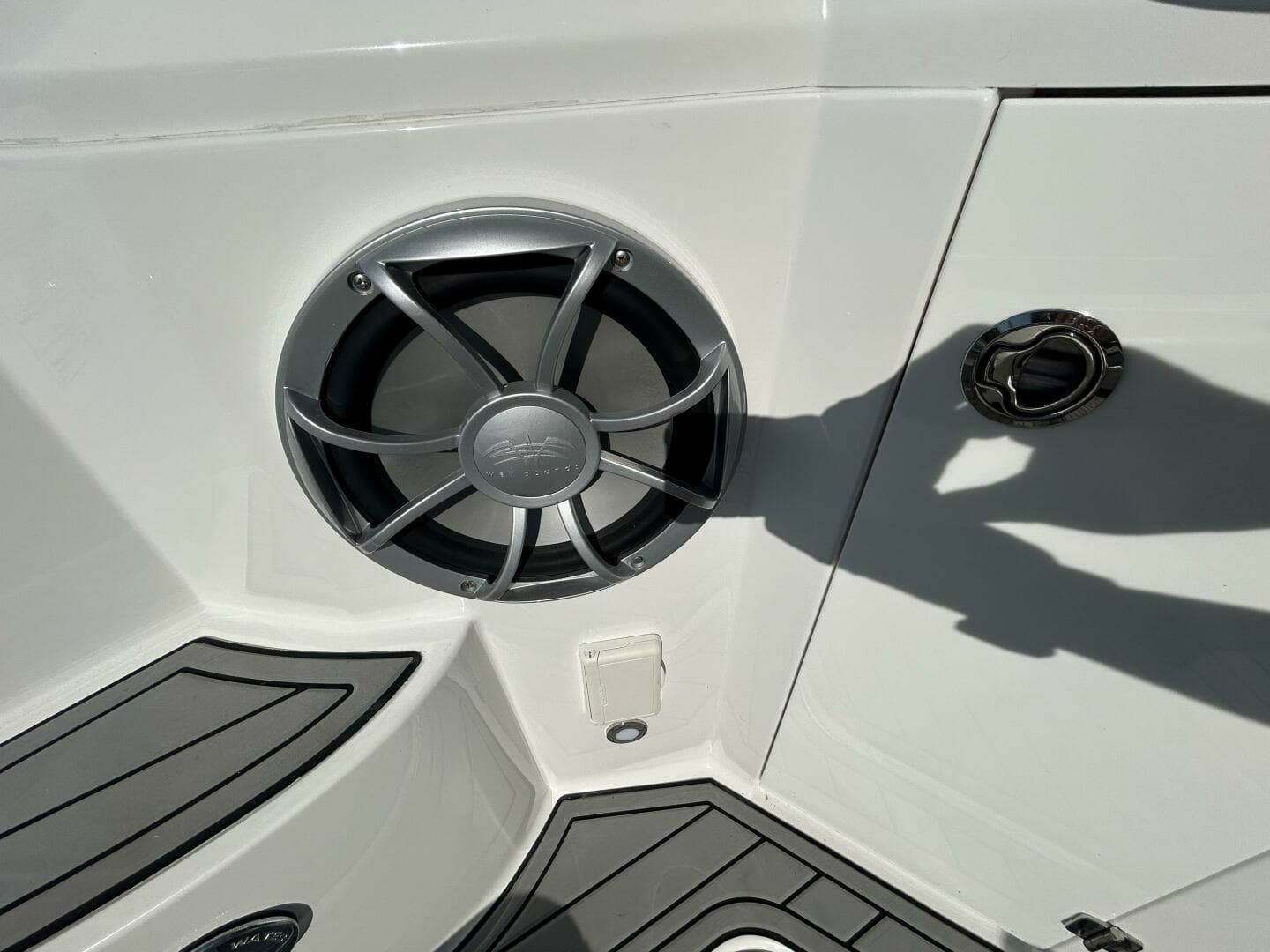 2015 Monterey 355 Sport Yacht 35