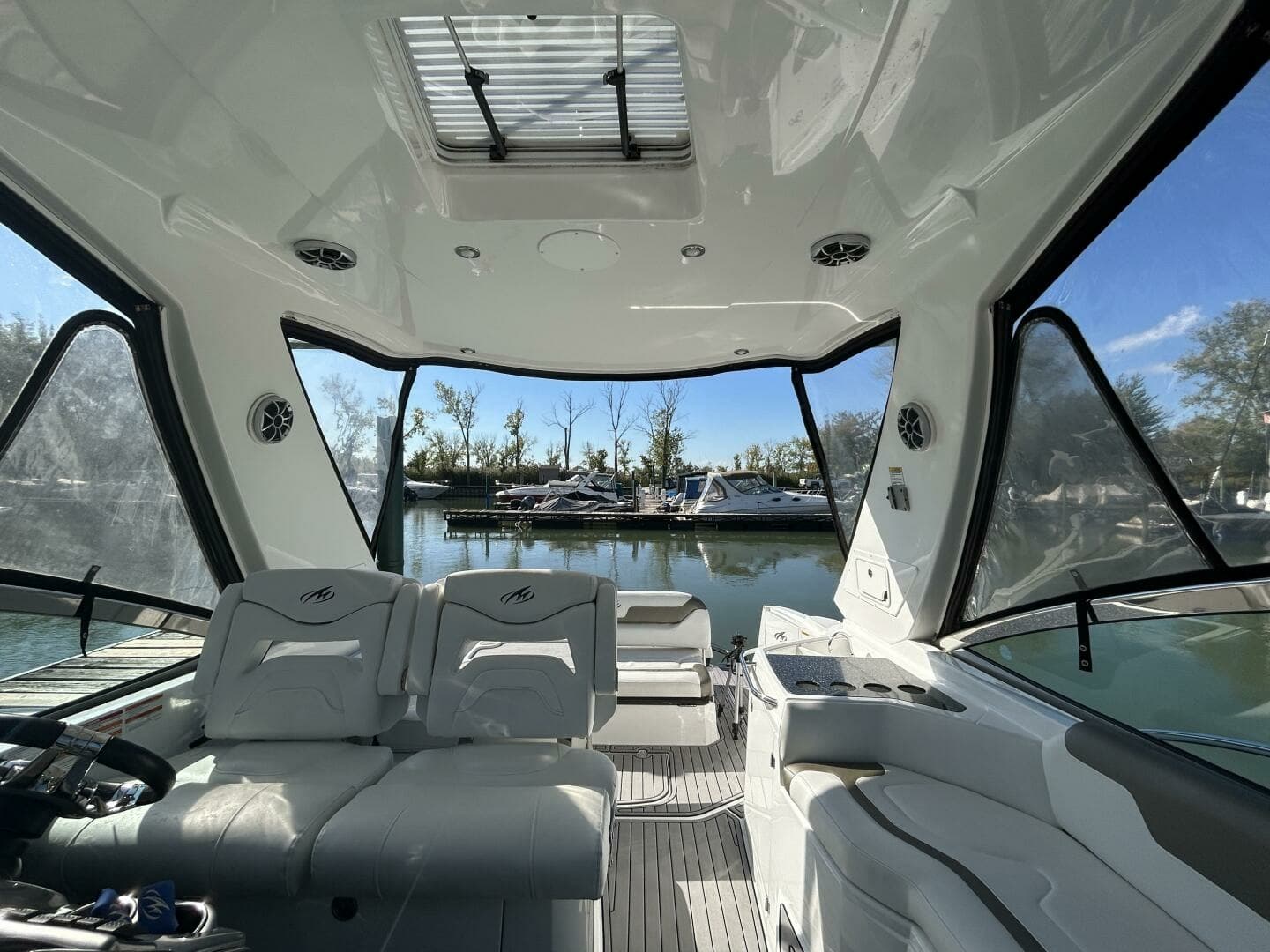 2015 Monterey 355 Sport Yacht 35