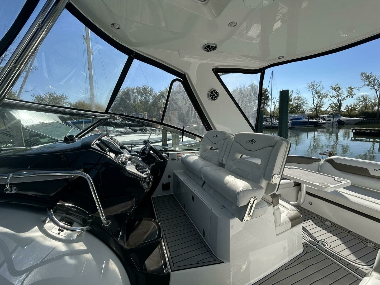 2015 Monterey 355 Sport Yacht 35