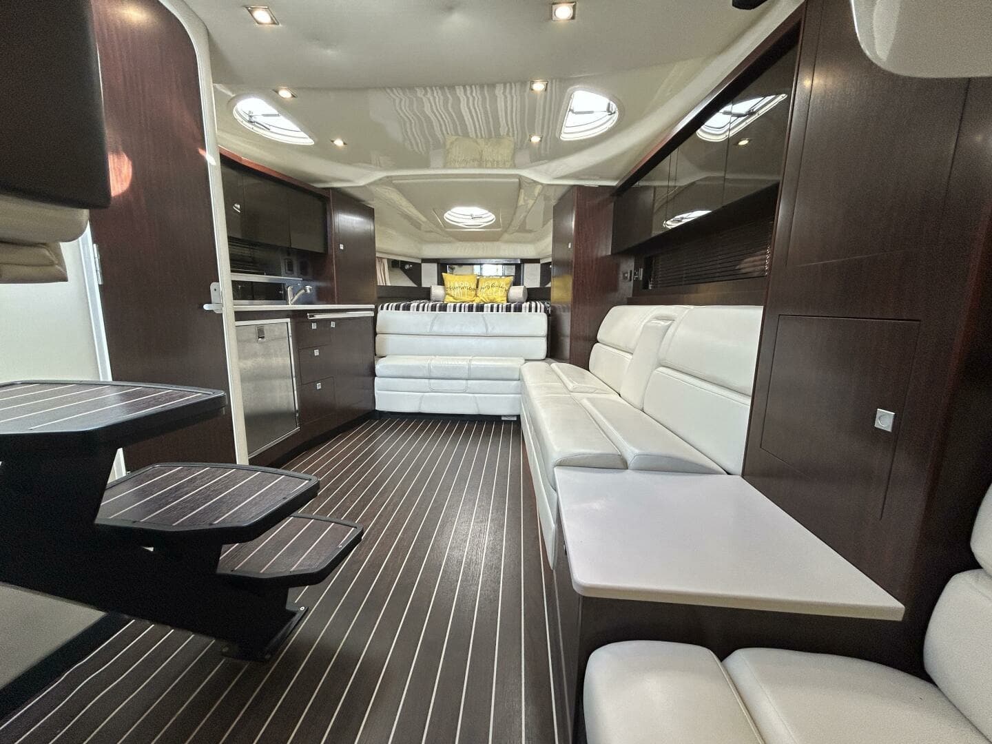 2015 Monterey 355 Sport Yacht 35