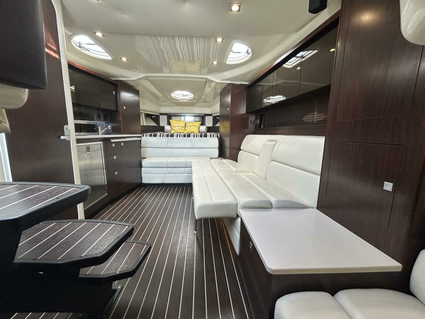 2015 Monterey 355 Sport Yacht 35