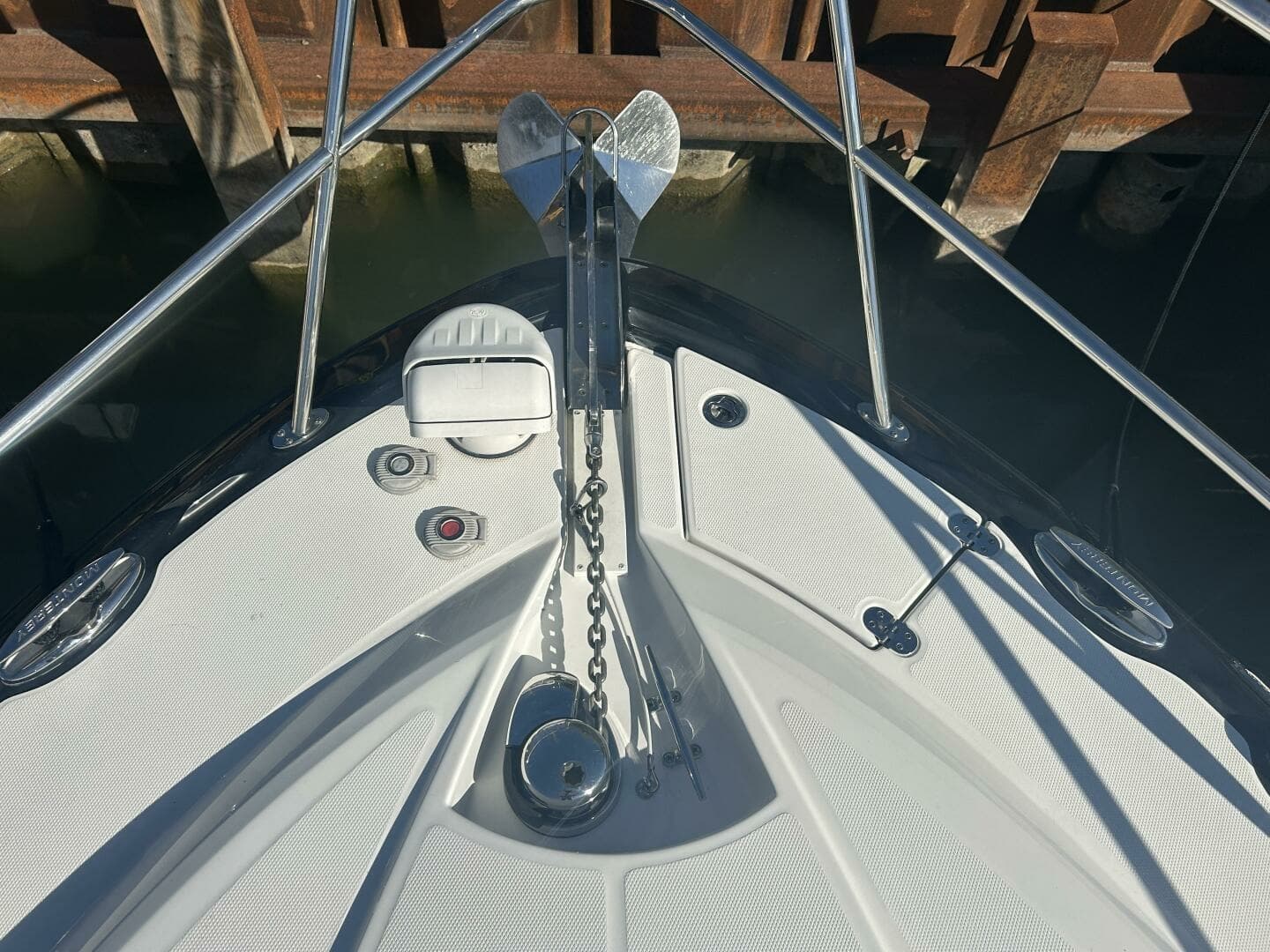 2015 Monterey 355 Sport Yacht 35