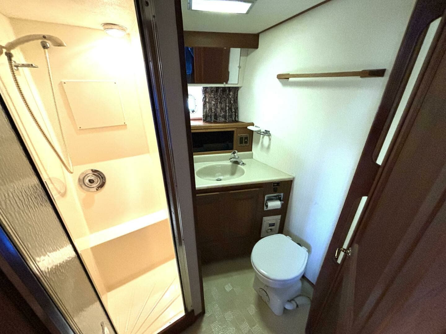 1987 Viking Motor Yacht 44