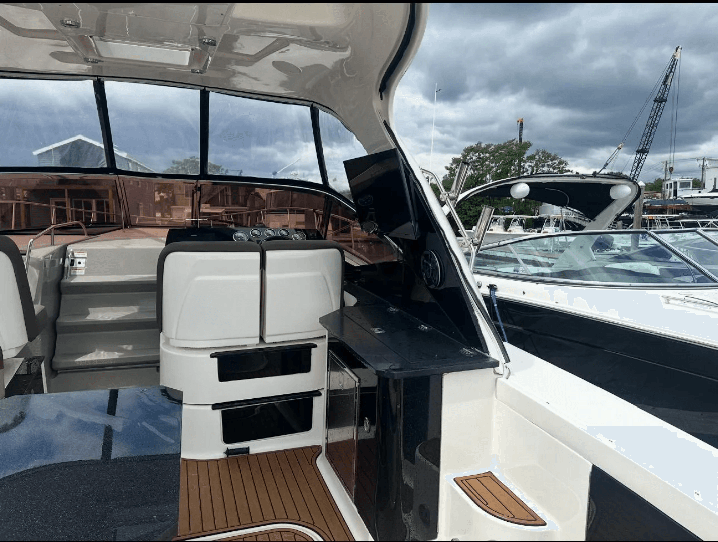 2016 Sea Ray 370 Sundancer