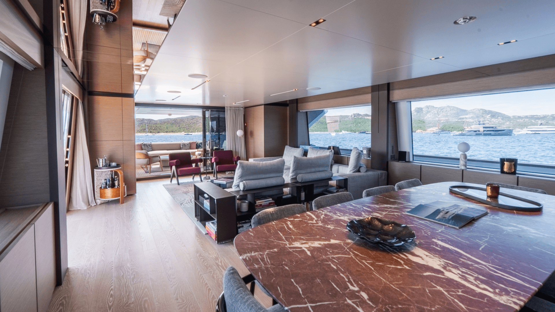 2024 Custom Line Navetta 33