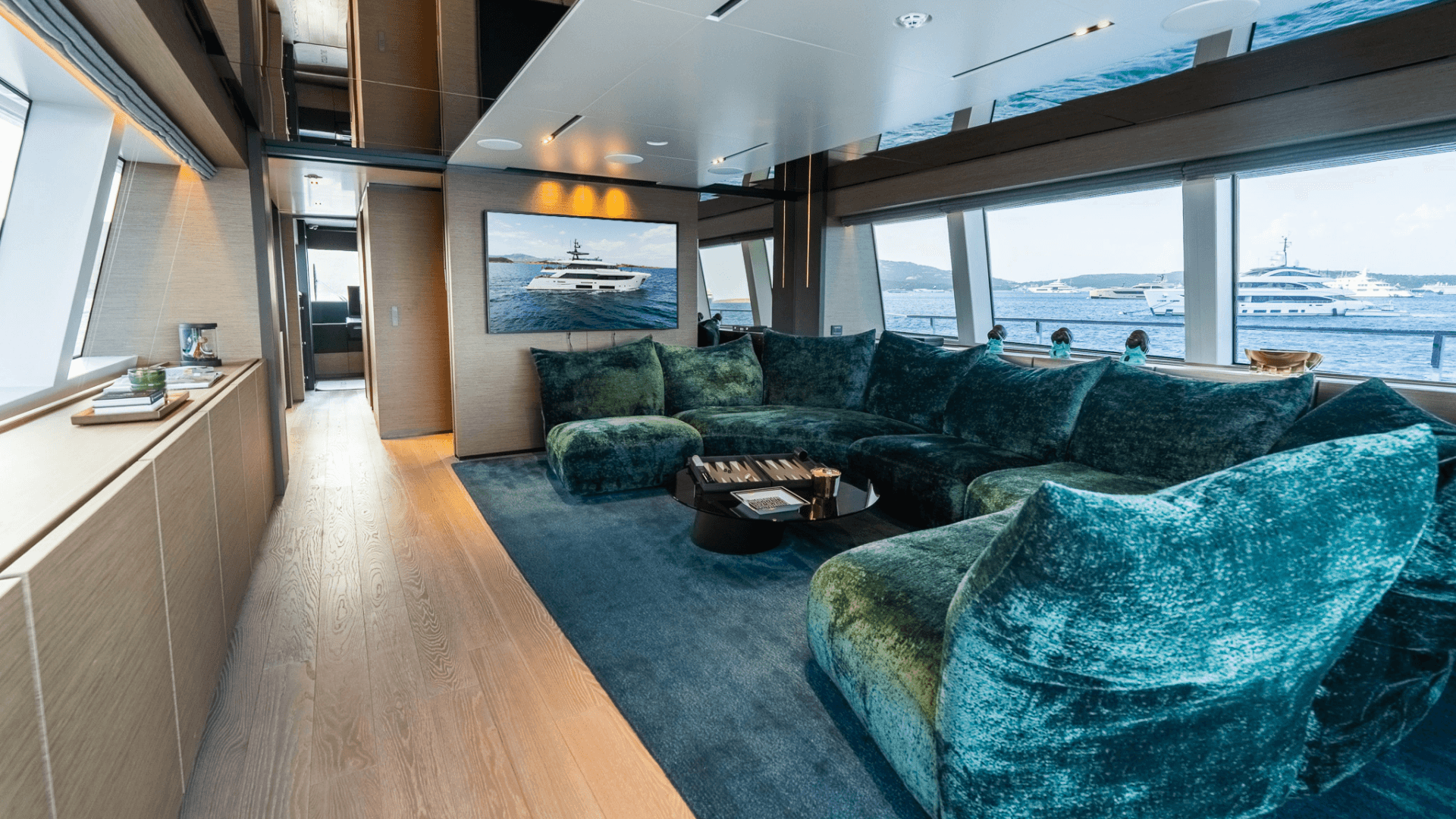 2024 Custom Line Navetta 33
