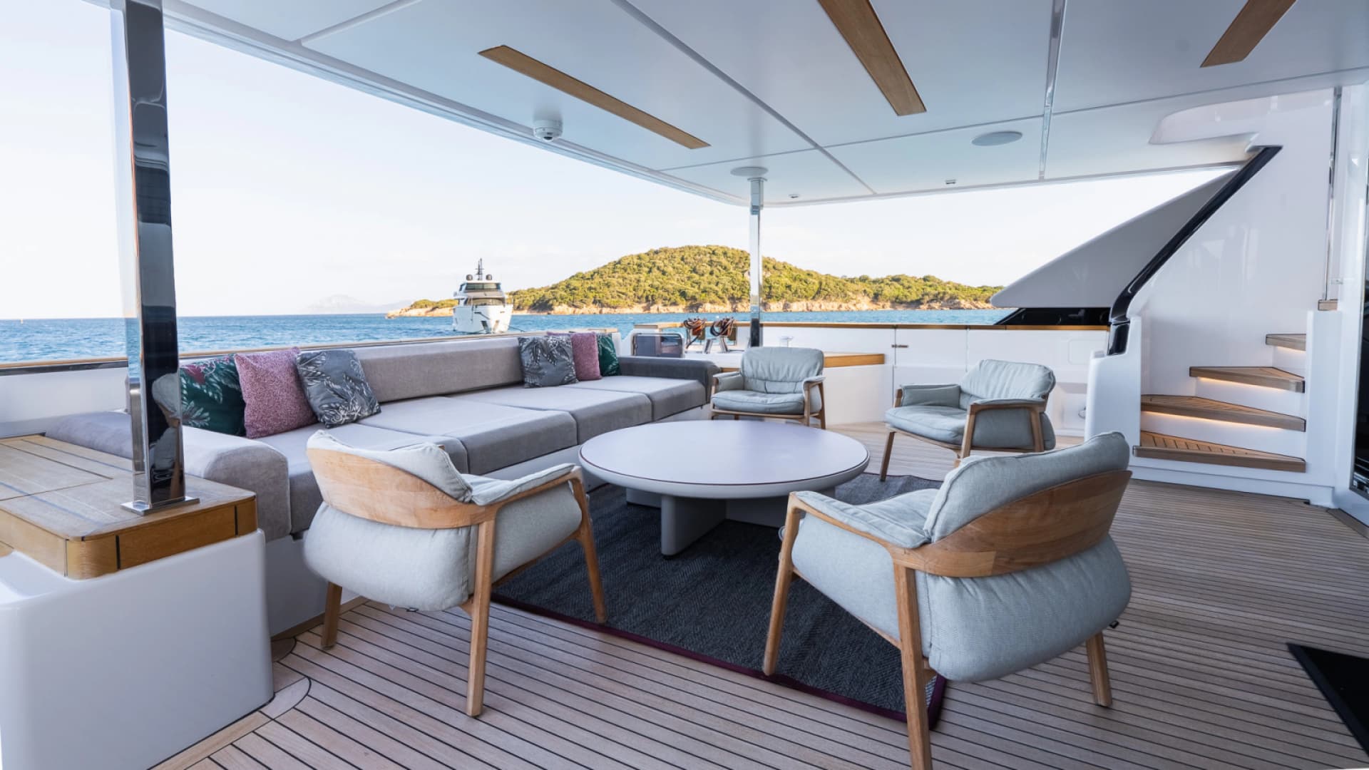 2024 Custom Line Navetta 33