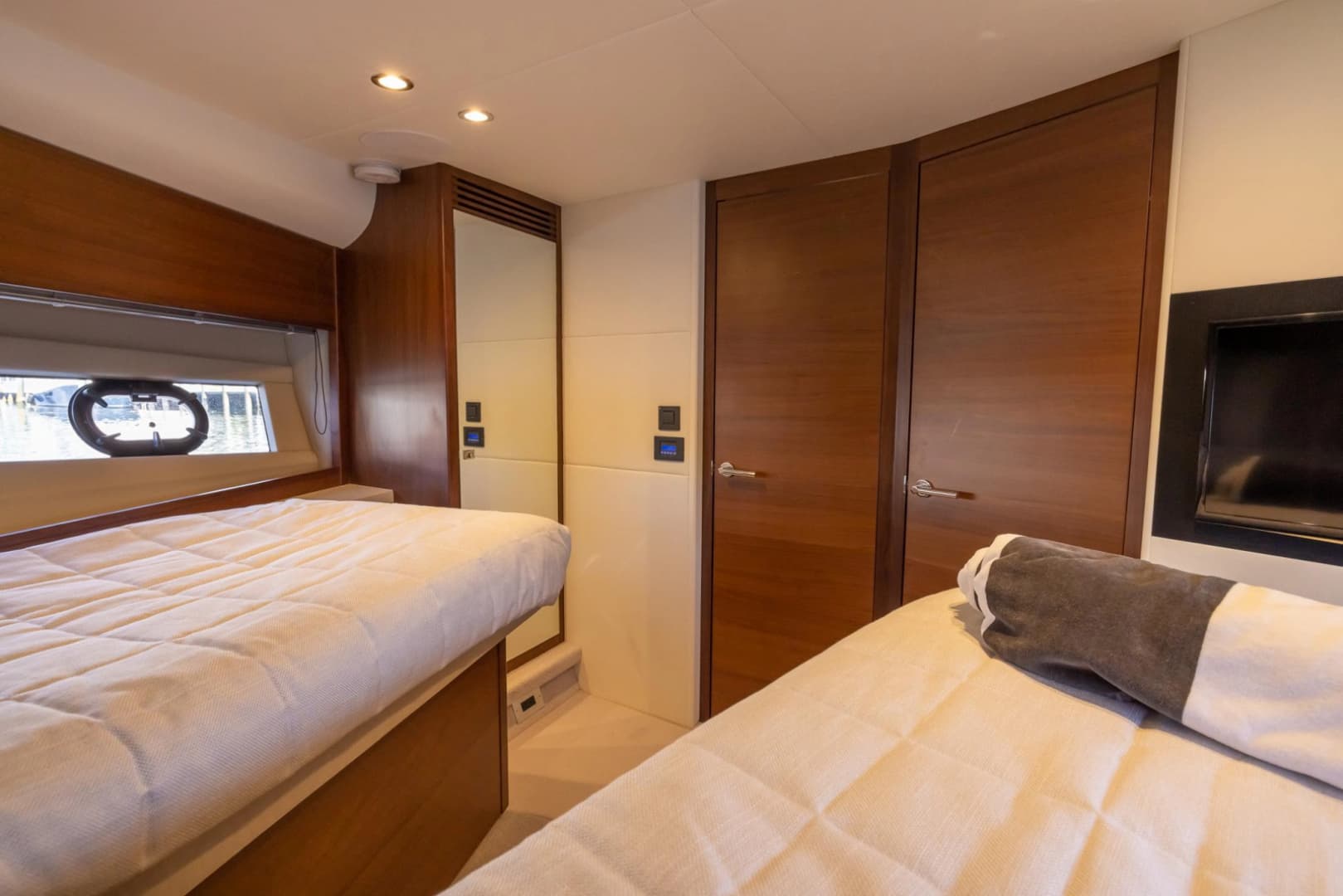 2020 Princess V50