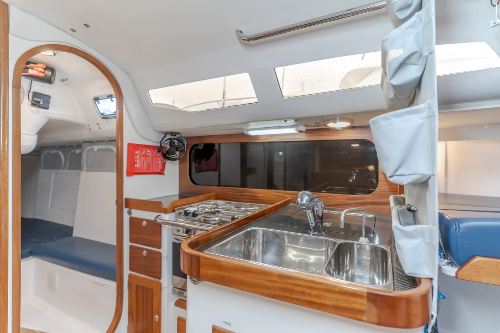 2019 J Boats J/121