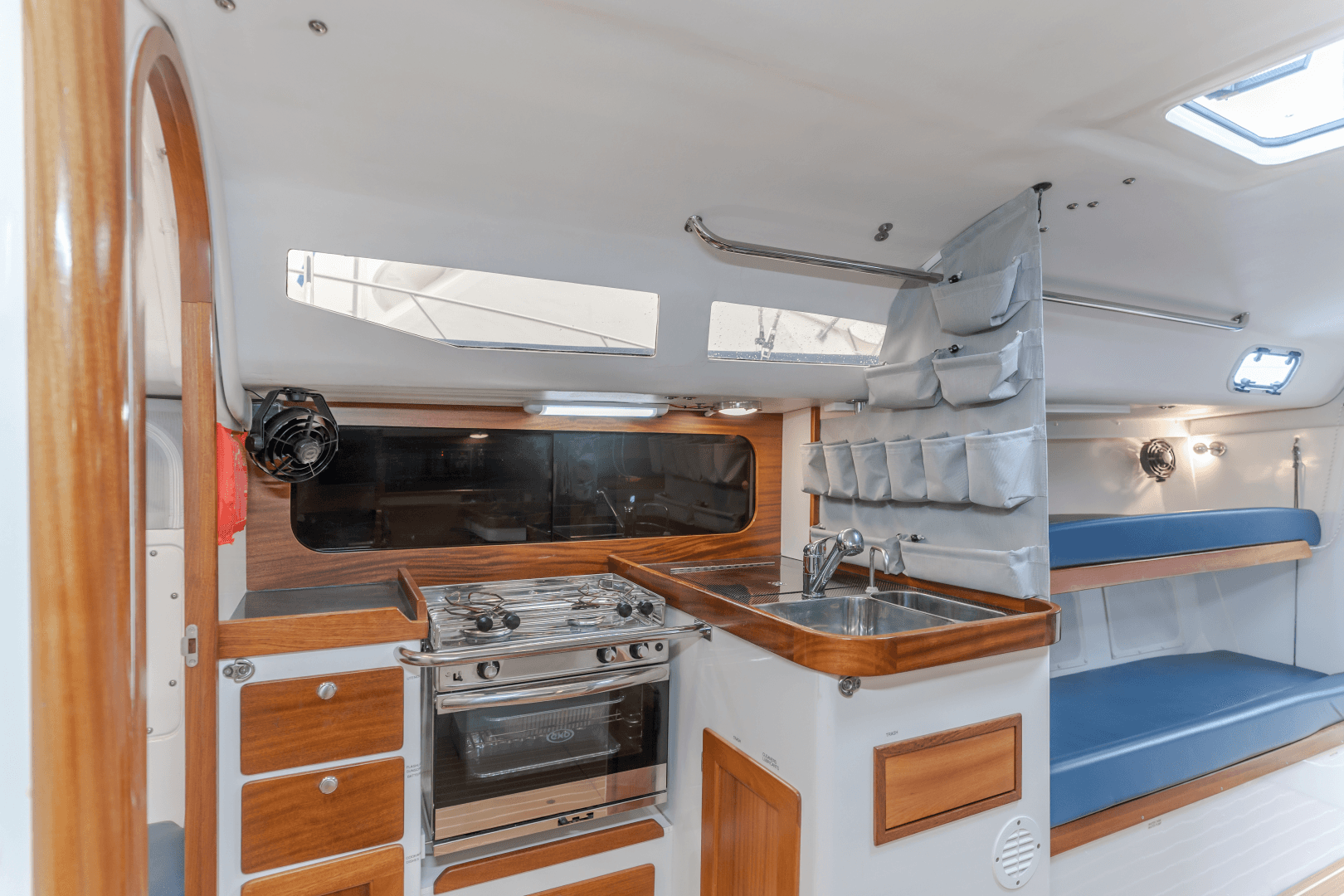 2019 J Boats J/121