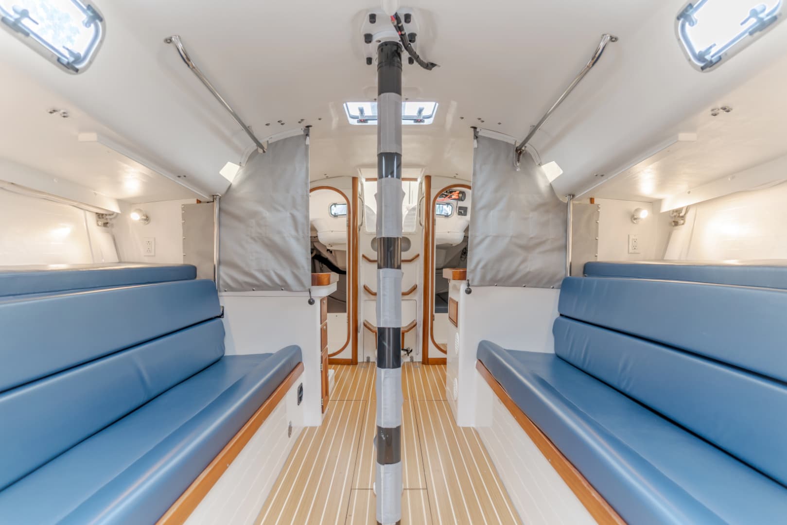 2019 J Boats J/121