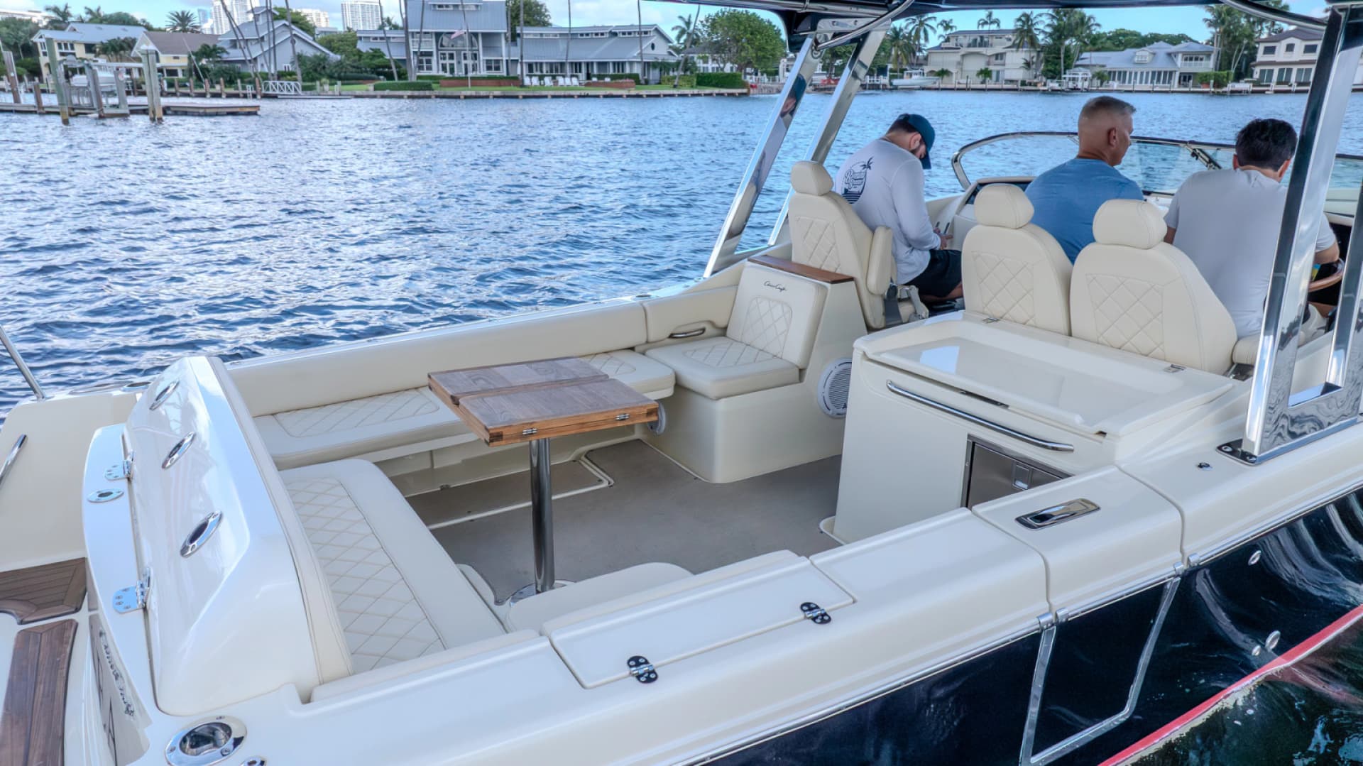 2019 Chris-Craft Calypso 30