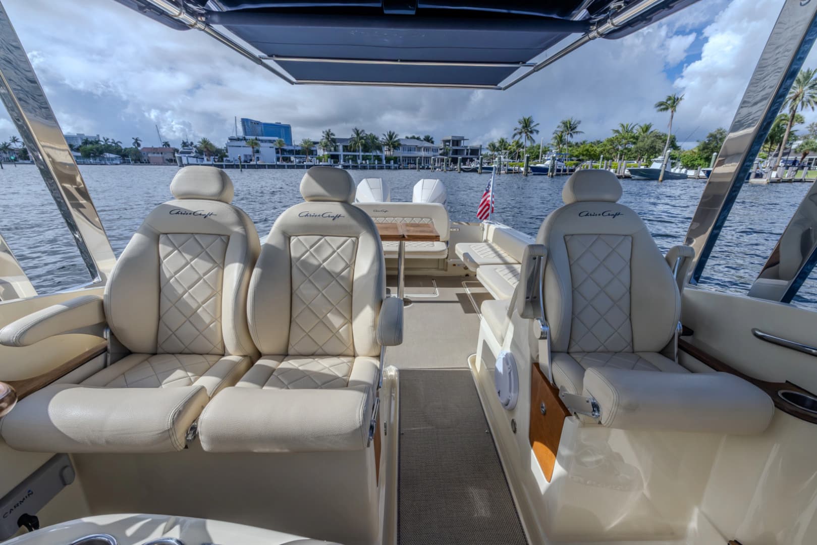 2019 Chris-Craft Calypso 30