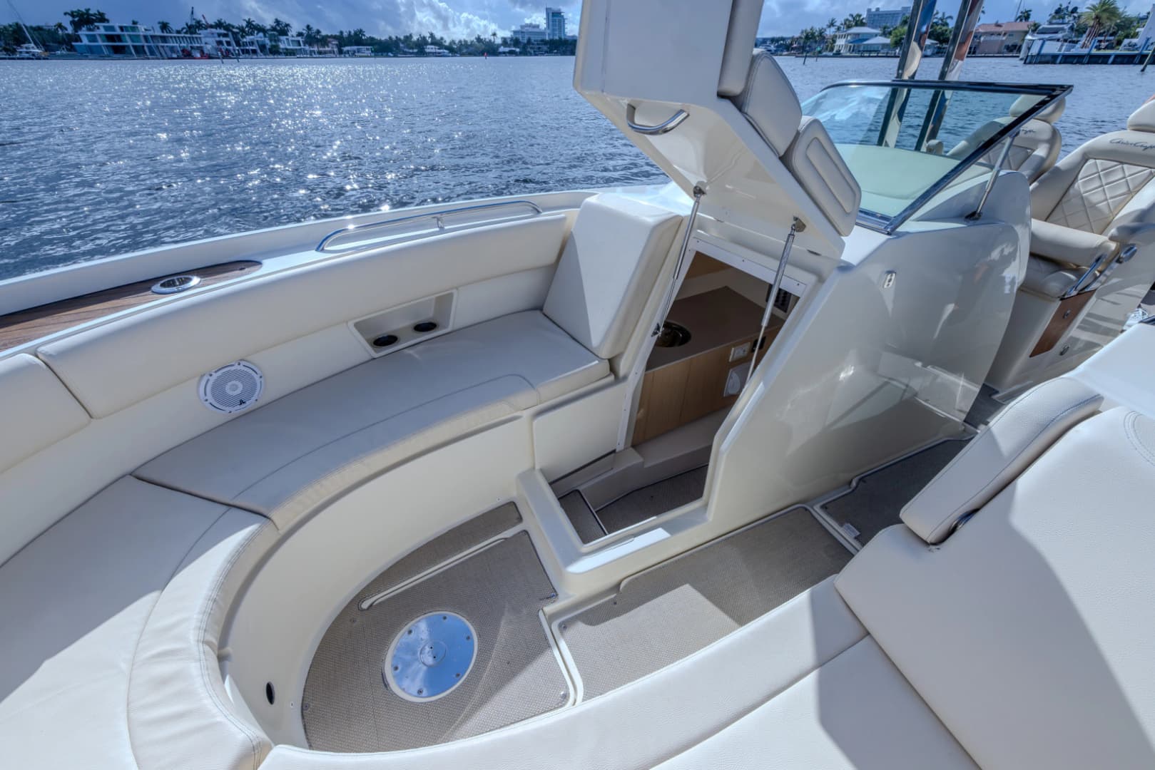 2019 Chris-Craft Calypso 30