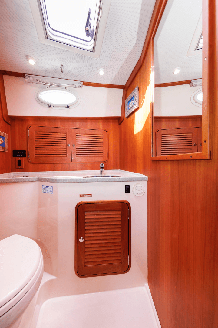 2009 Hinckley Talaria 44 MY