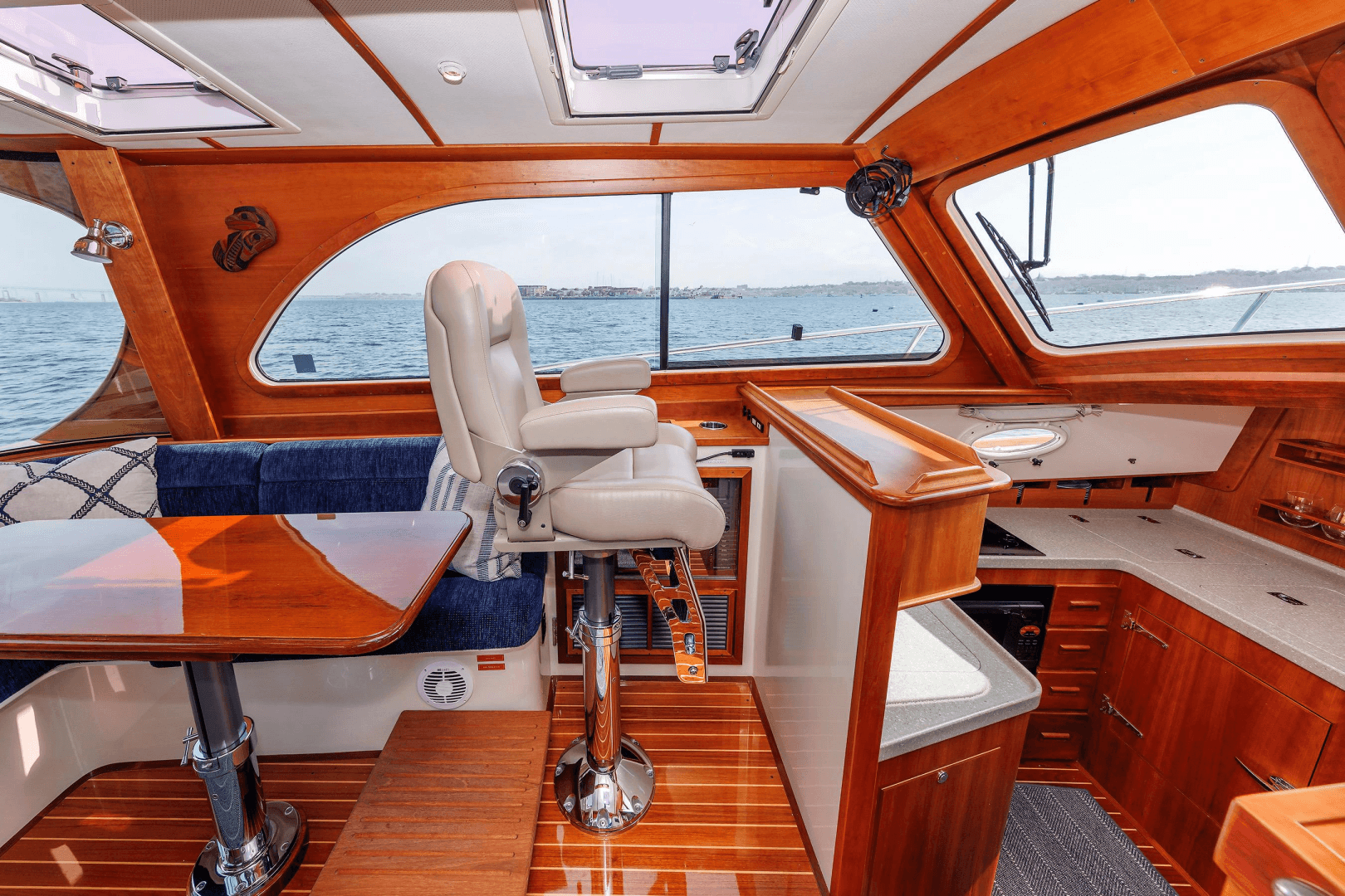 2009 Hinckley Talaria 44 MY