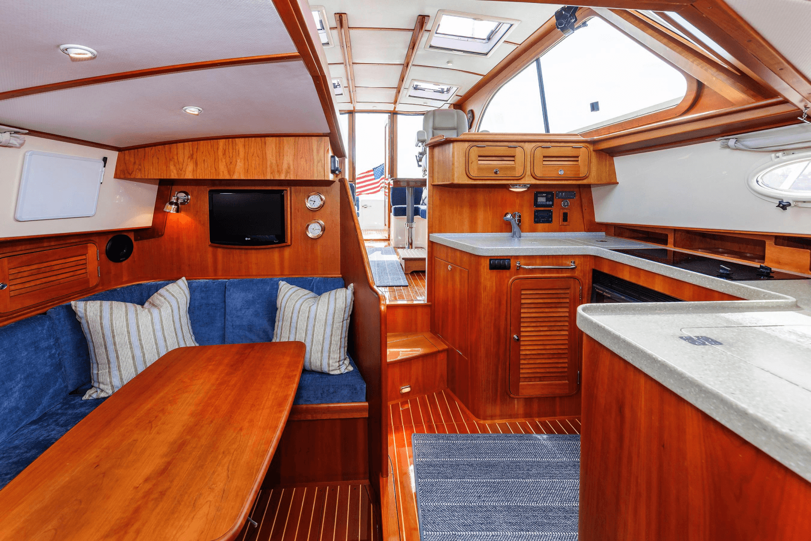 2009 Hinckley Talaria 44 MY
