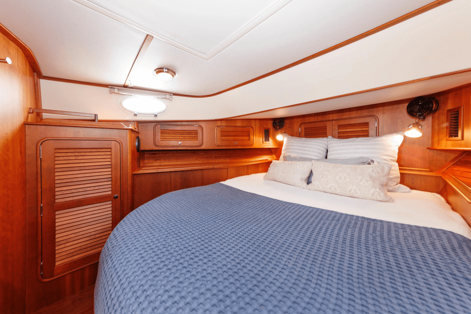 2009 Hinckley Talaria 44 MY