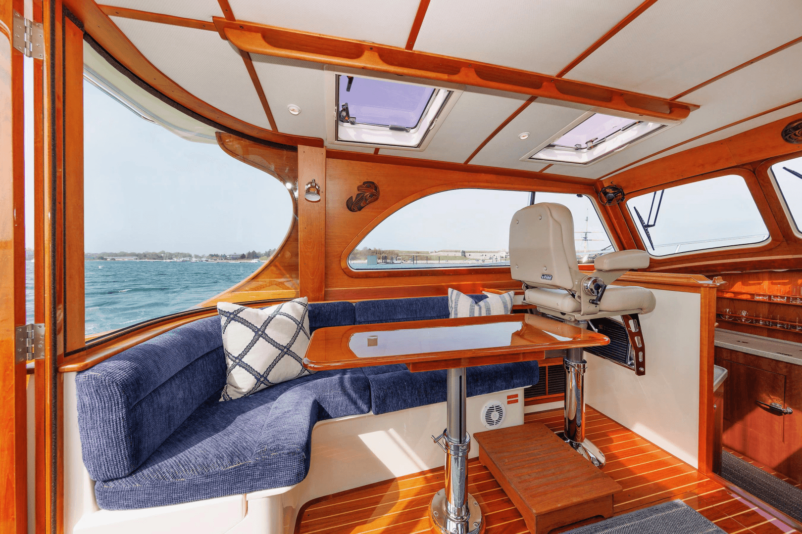 2009 Hinckley Talaria 44 MY